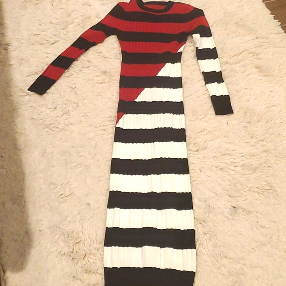 Dress - Picture 4 of 4